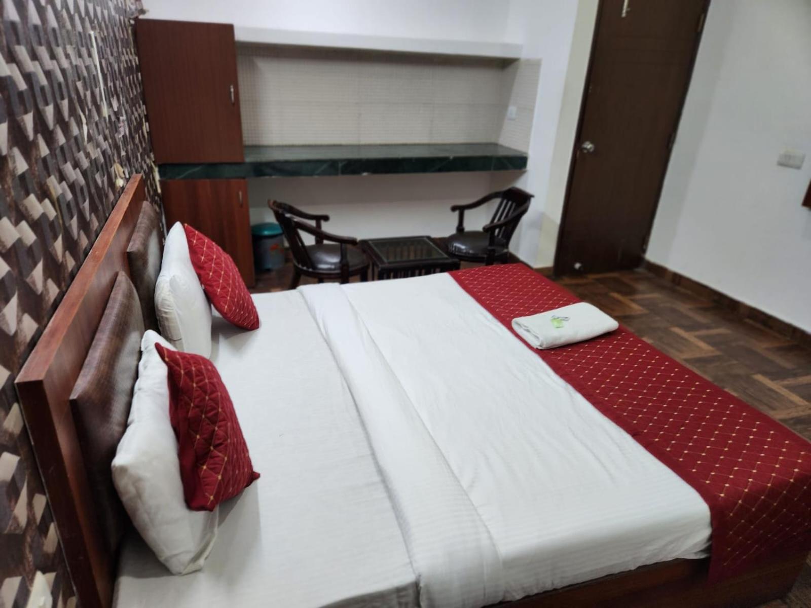Hotel Aerotech Near Delhi Airport 新德里 外观 照片